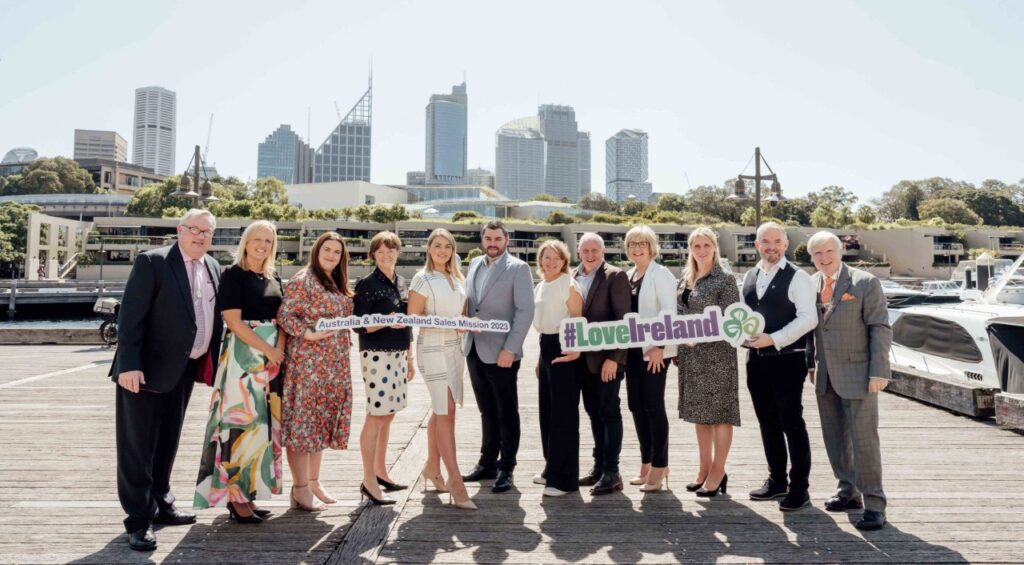 PIC SHOWS: Tourism companies from Ireland participating in Tourism Ireland’s 2023 sales mission to Australia and New Zealand, including Fiona Delahunty, Monart Destination Spa and Ferrycarrig Hotel, part of Griffin Group (fourth right); with Sofia Hansson (second left) and Alison Metcalfe (fourth left), both Tourism Ireland.